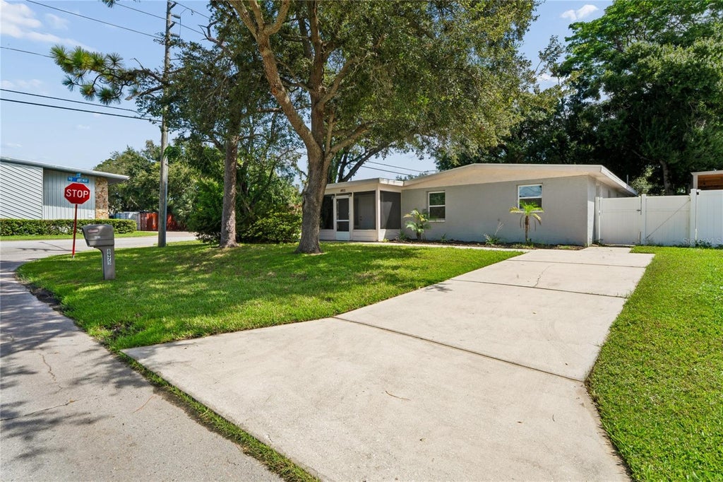 Photo of 8975 69th Street N, Pinellas Park, FL 33782 (MLS # TB8549220)