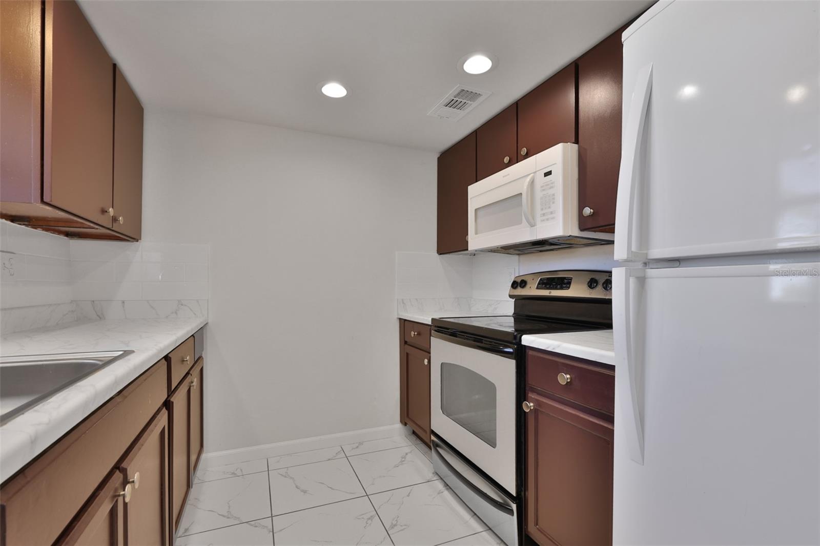 APOLLO BEACH UNIT ONE PT ONE - Residential