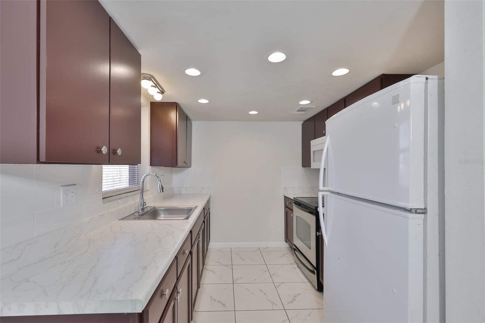 APOLLO BEACH UNIT ONE PT ONE - Residential