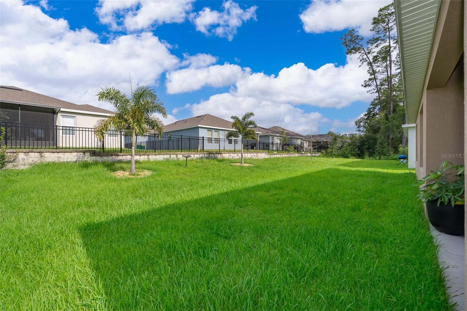 VICTORIA OAKS PH C - Residential Lease