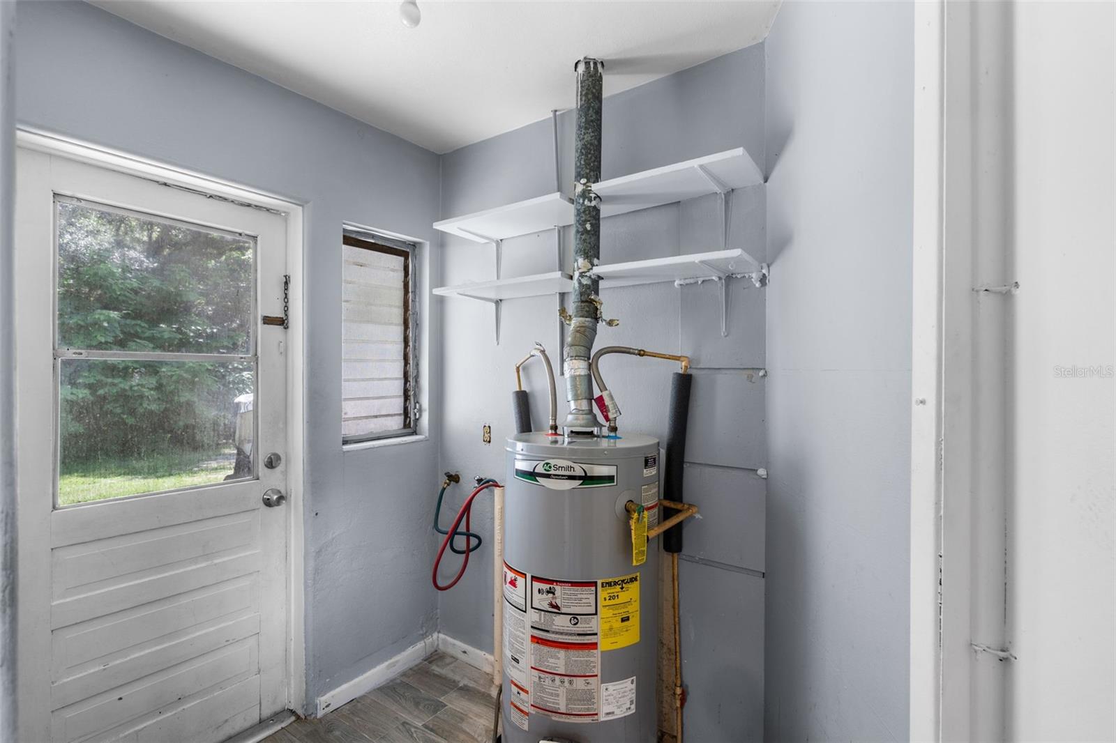 SUNSHINE PARK - Residential Lease