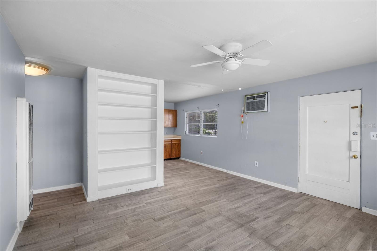 SUNSHINE PARK - Residential Lease