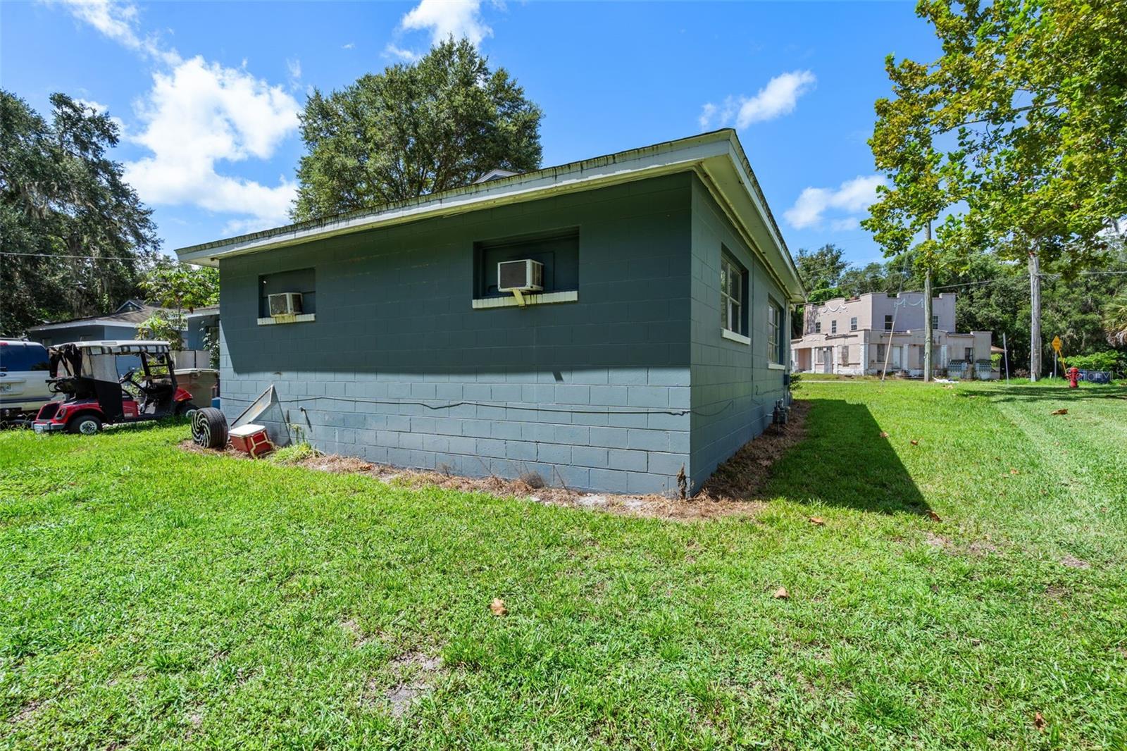 SUNSHINE PARK - Residential Lease