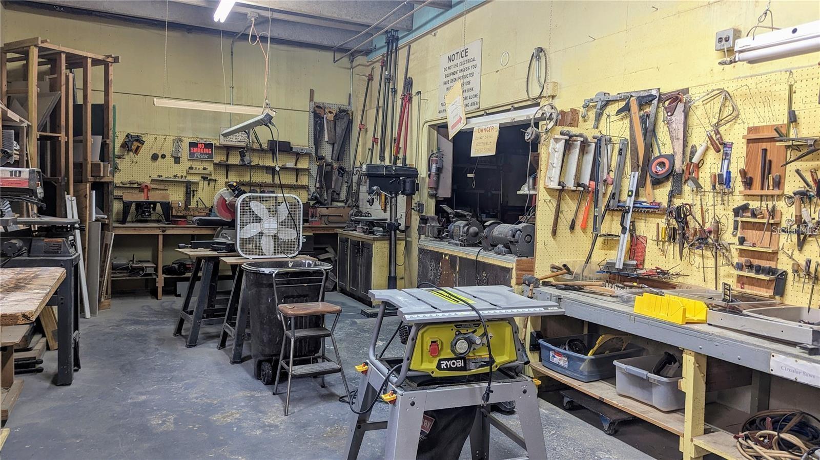 LAKESIDE HILLS ESTATES - Residential