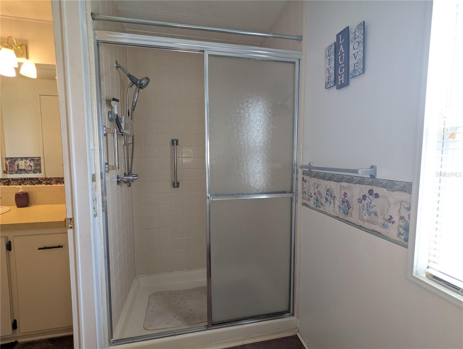 LAKESIDE HILLS ESTATES - Residential