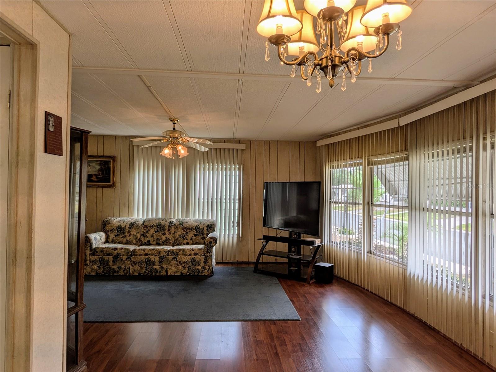 LAKESIDE HILLS ESTATES - Residential