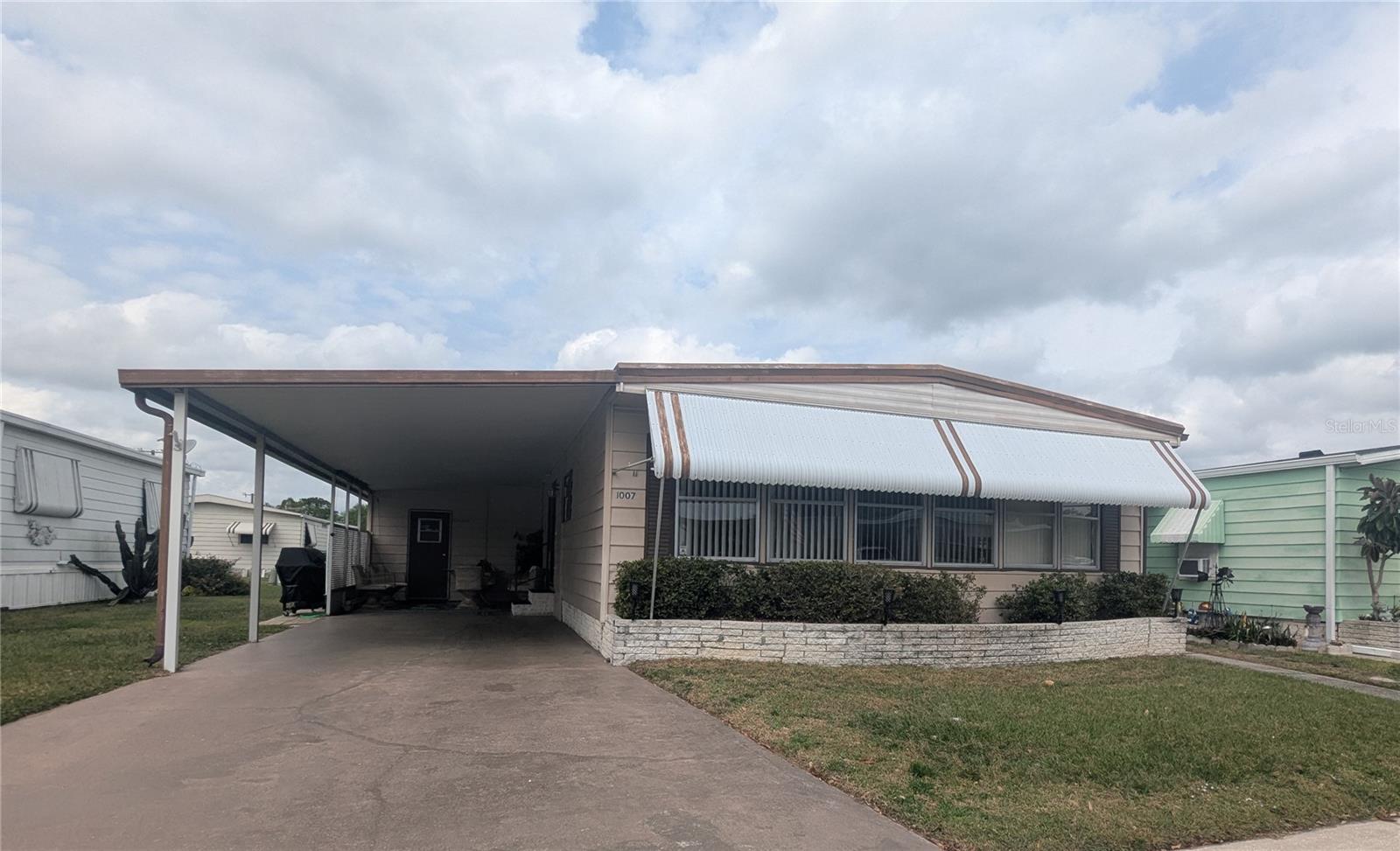 LAKESIDE HILLS ESTATES - Residential