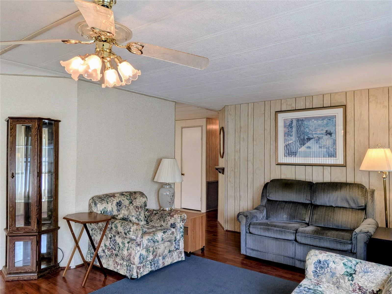 LAKESIDE HILLS ESTATES - Residential