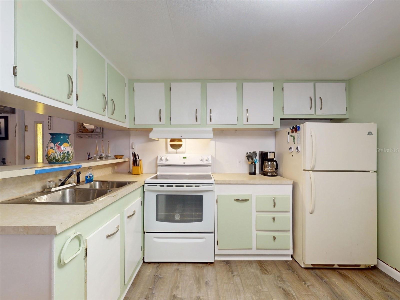 FRIENDLY SHORES COOP - Residential