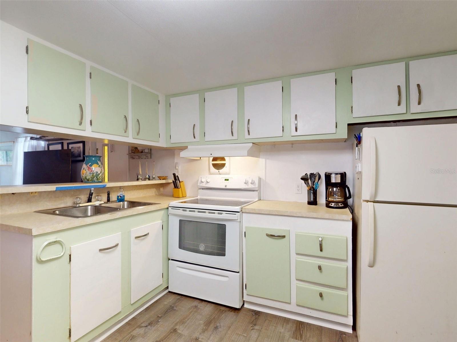 FRIENDLY SHORES COOP - Residential