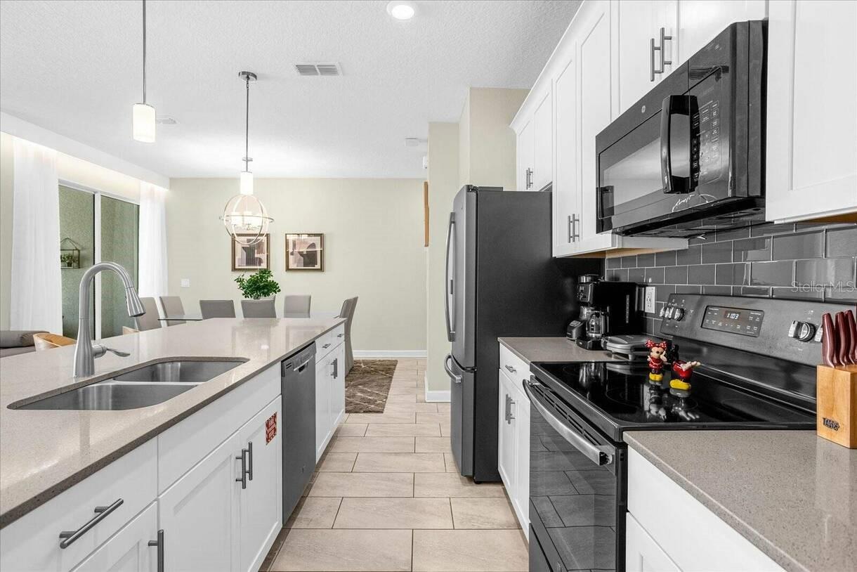 STOREY LAKE PH 3 - Residential