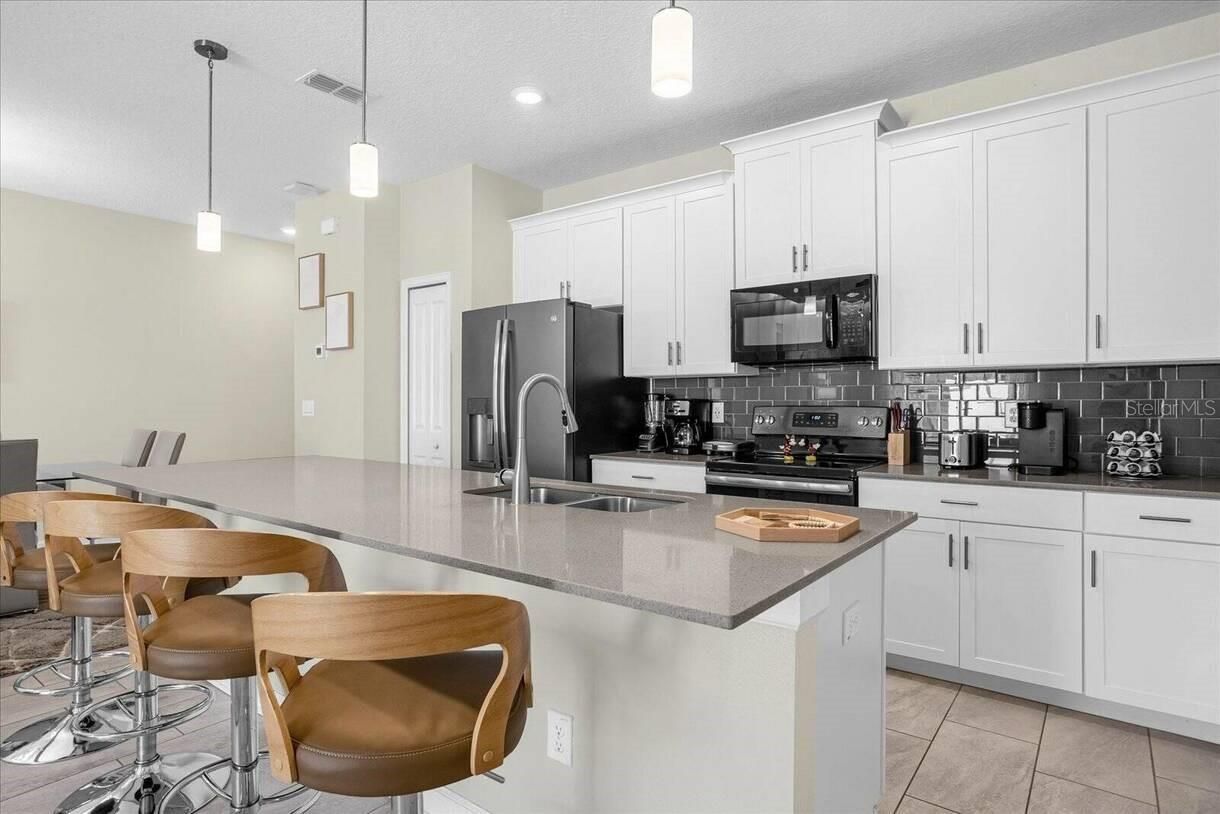 STOREY LAKE PH 3 - Residential