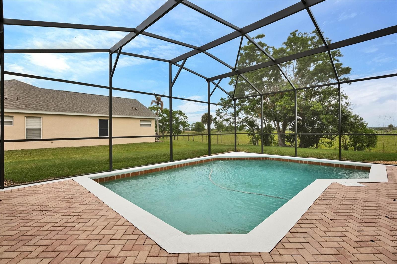 ASHLEY COVE UNIT 3 - Residential