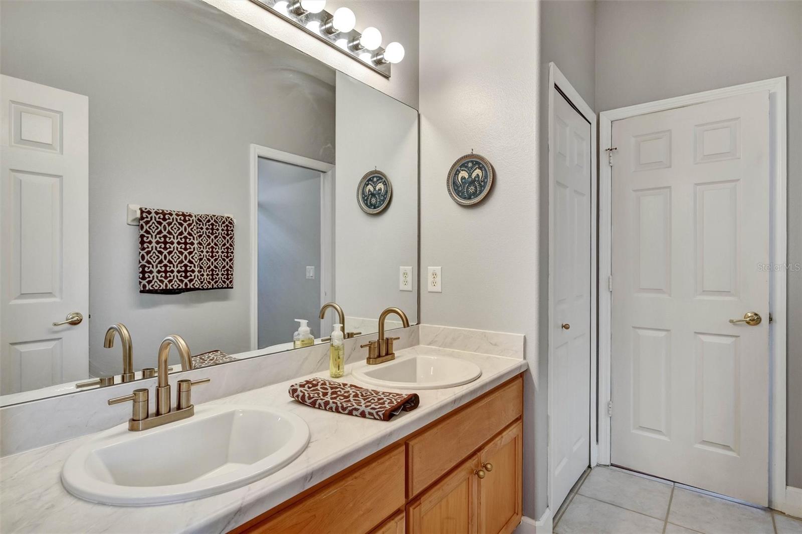 ASHLEY COVE UNIT 3 - Residential