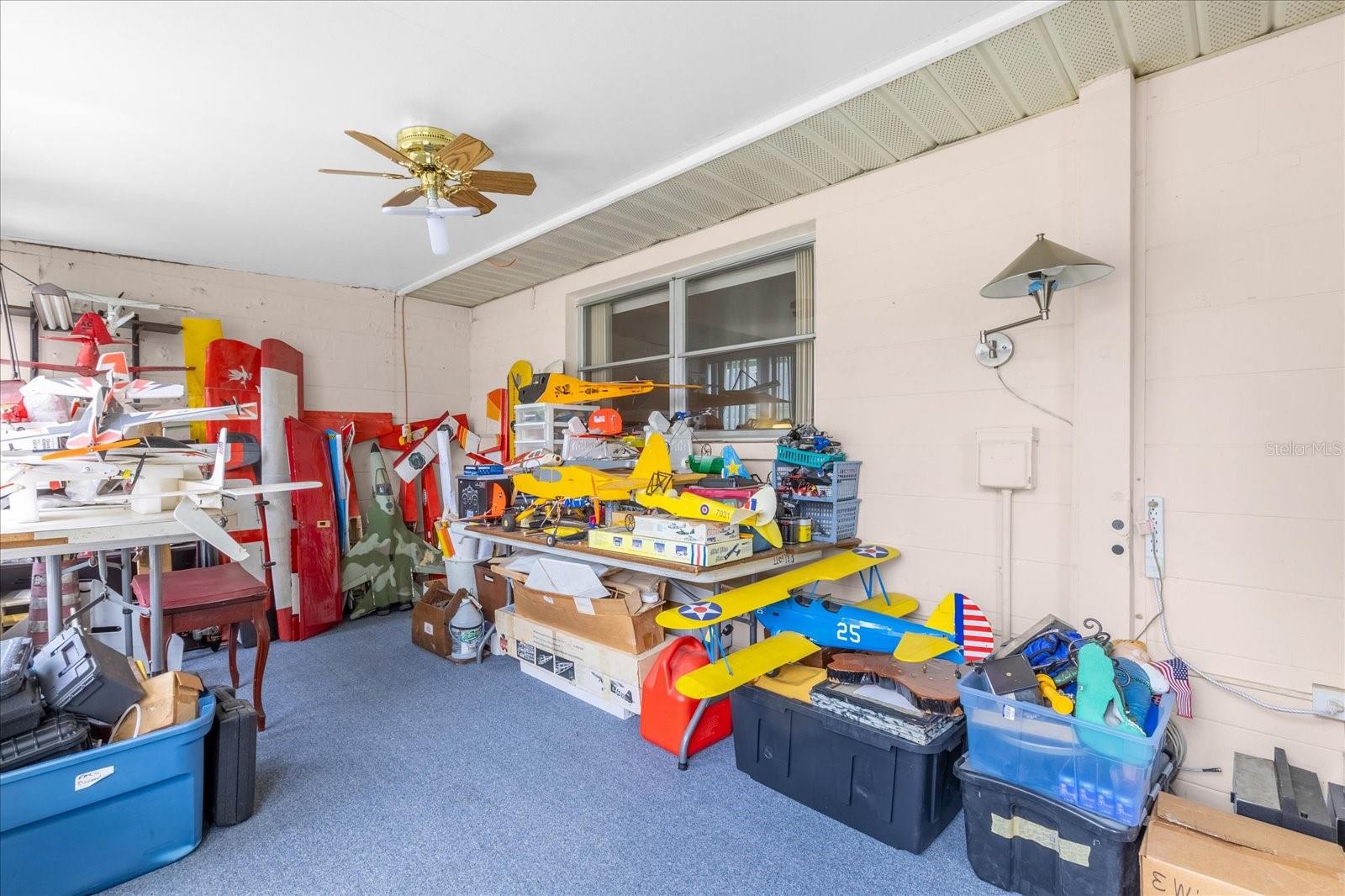 CIRCLE SQUARE WOODS Y - Residential