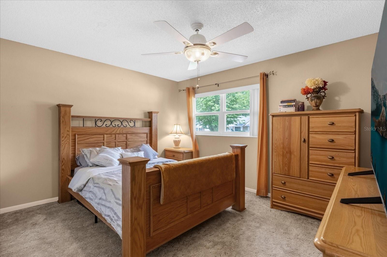 CIRCLE SQUARE WOODS Y - Residential