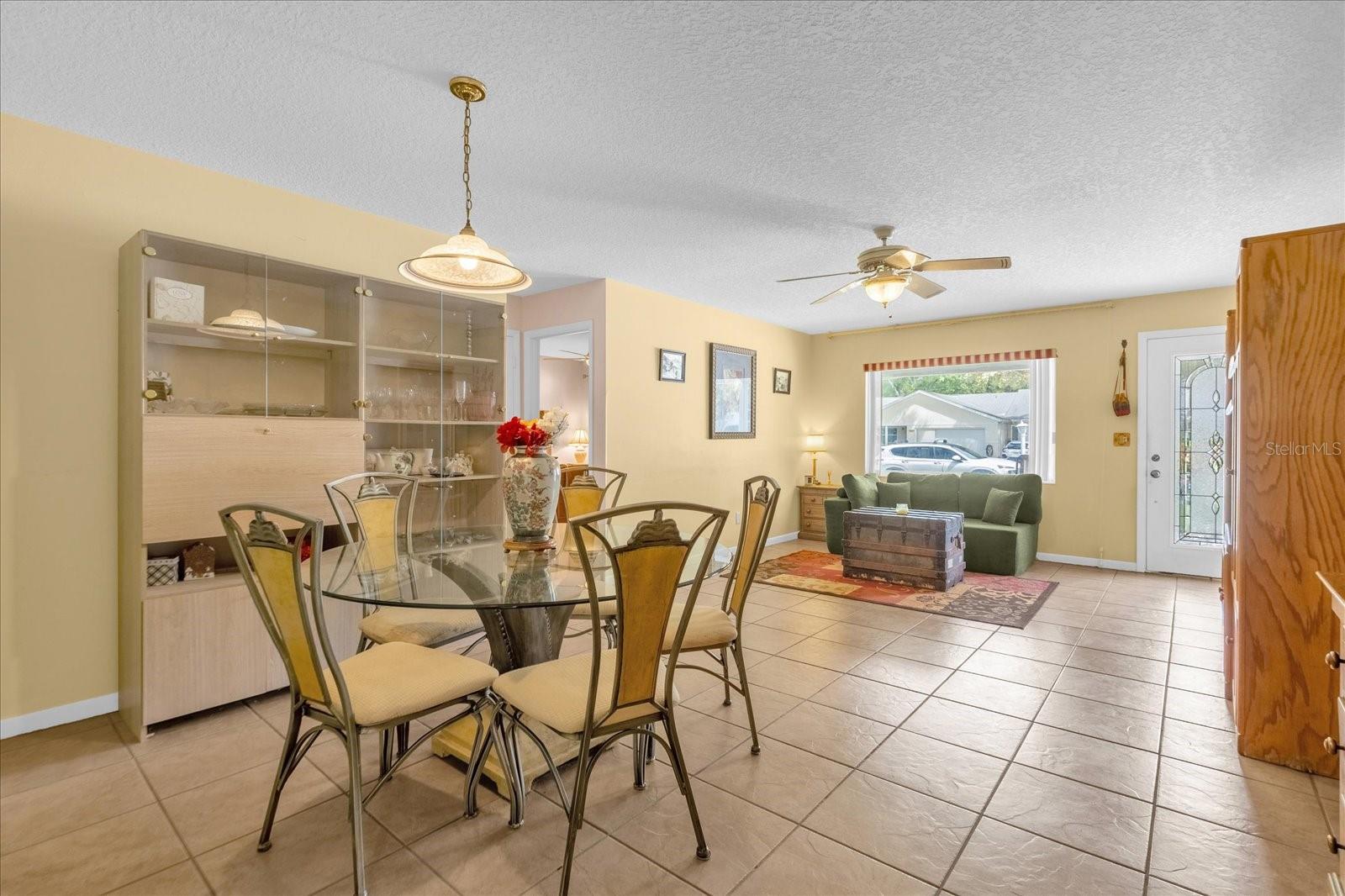 CIRCLE SQUARE WOODS Y - Residential