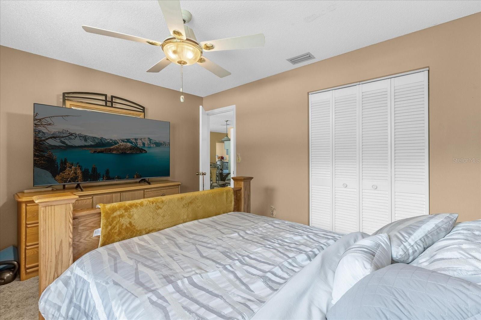 CIRCLE SQUARE WOODS Y - Residential