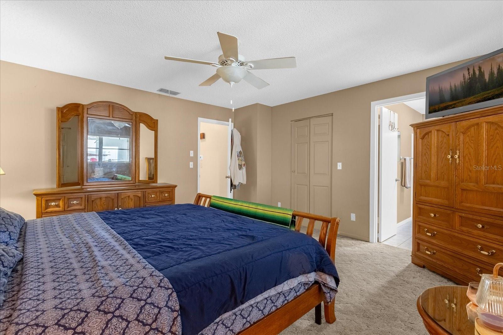 CIRCLE SQUARE WOODS Y - Residential