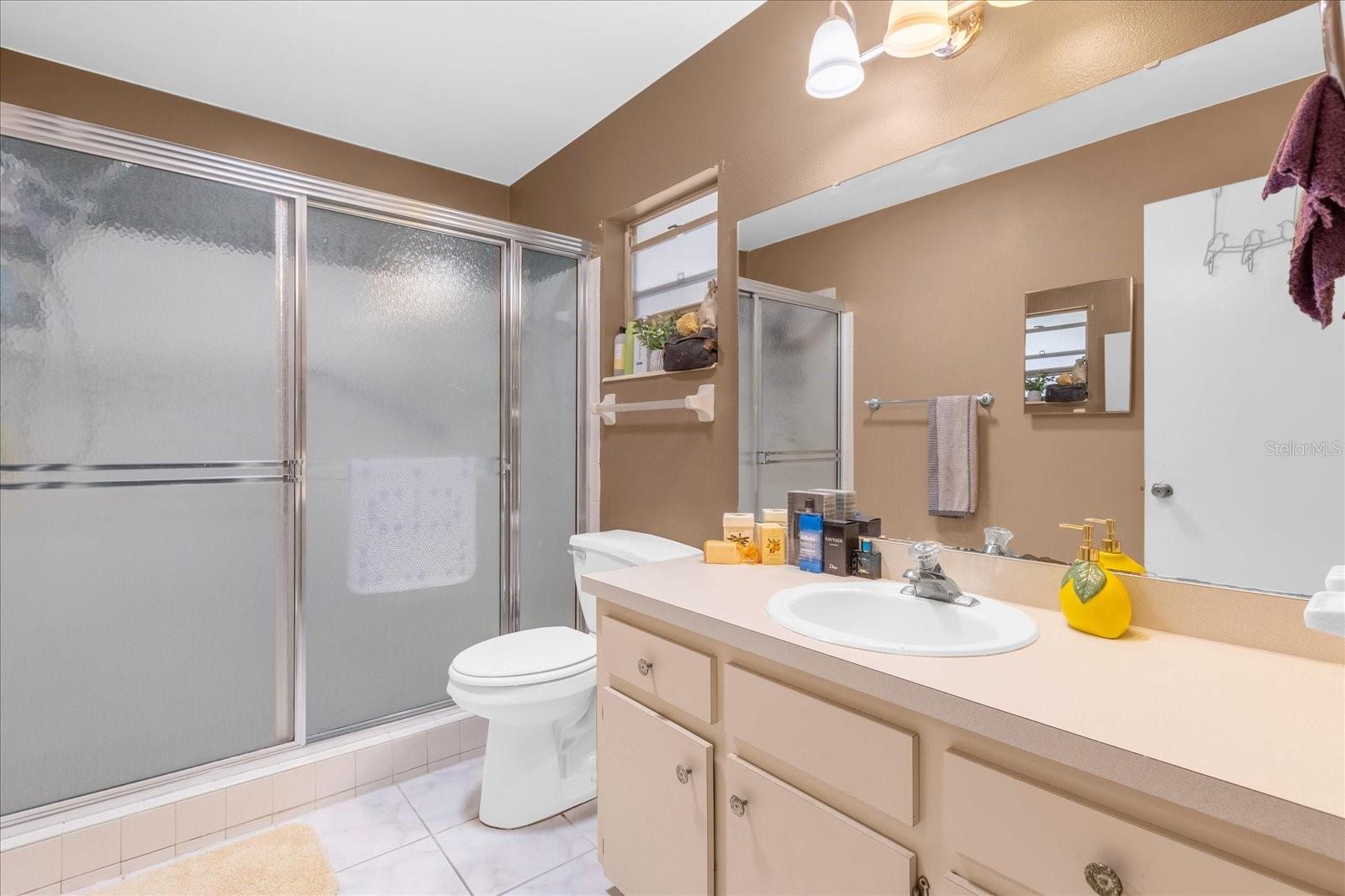 CIRCLE SQUARE WOODS Y - Residential