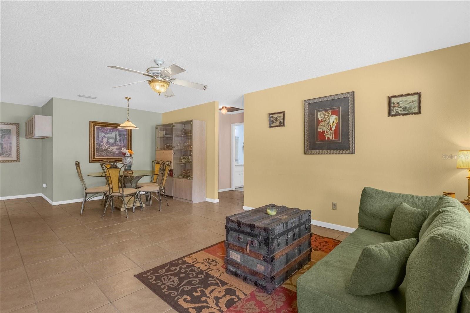 CIRCLE SQUARE WOODS Y - Residential