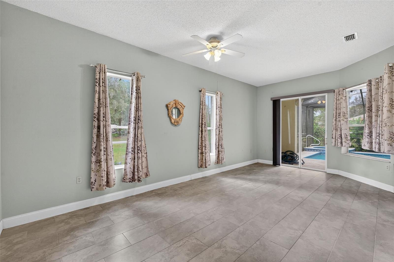 NOTTINGHAM FOREST - Residential