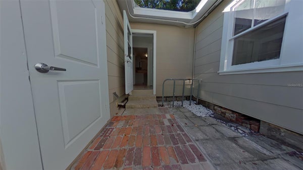 327 NW 15TH TER, GAINESVILLE, FL 32603 - Image b40fbc28994a6e2d3b39506e6b443e3b/1900734603