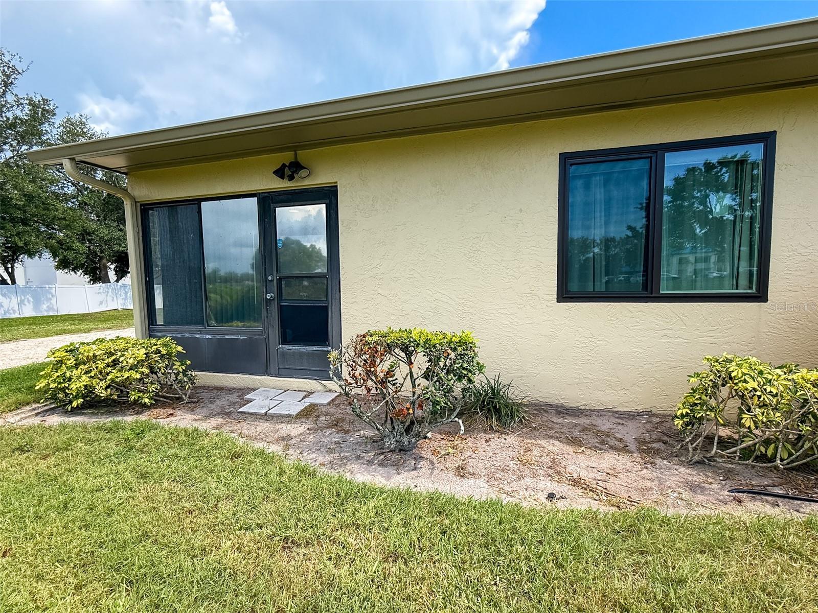 HUNTINGTON WOODS PH I - Residential Lease