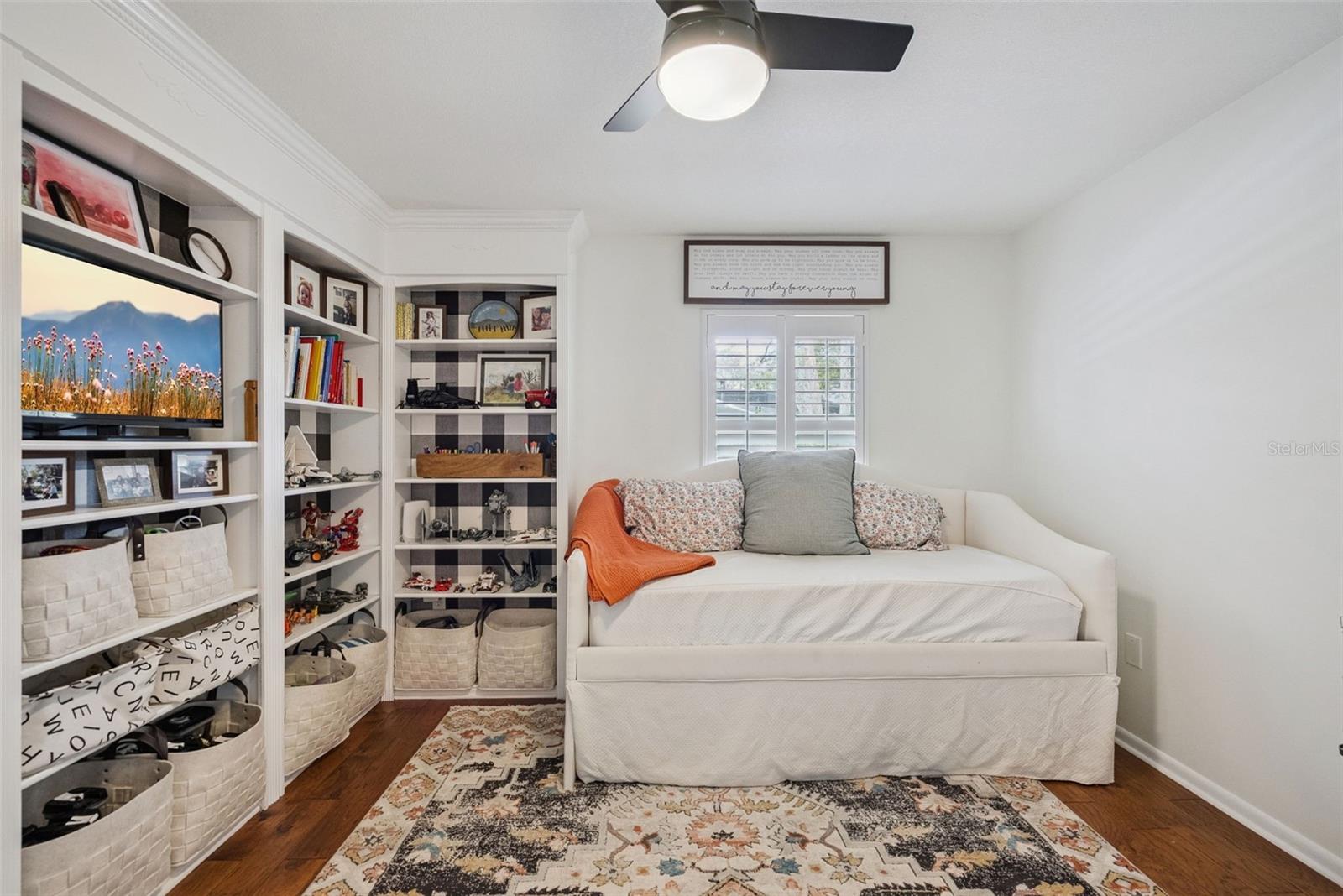 SWEETWATER COVE - Residential