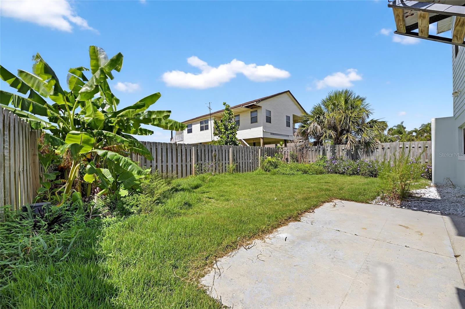 SURFSIDE SUB 4 - Residential Lease