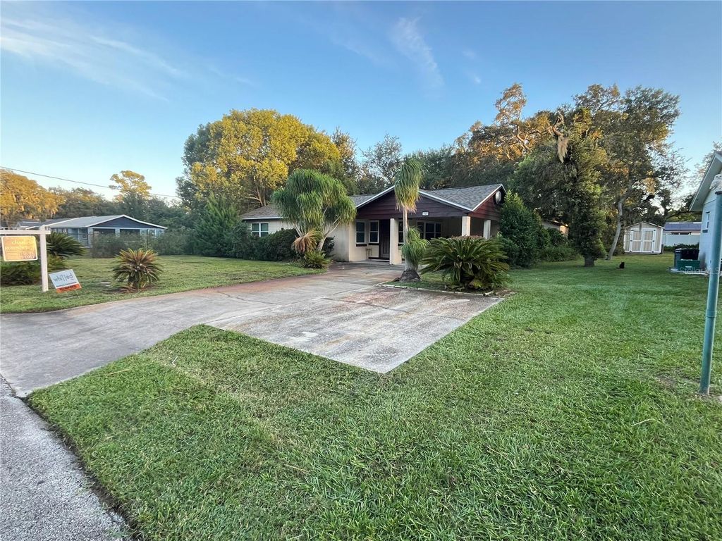 Photo of 309 Riviera Dr, Debary, FL 32713 (MLS # TB8436514)