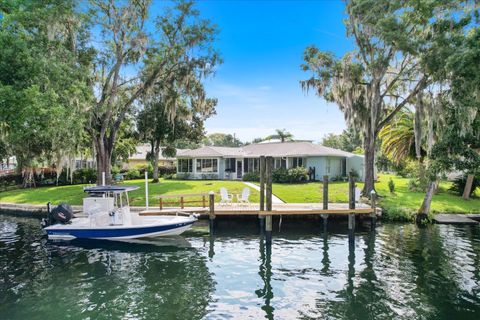 A home in CRYSTAL RIVER