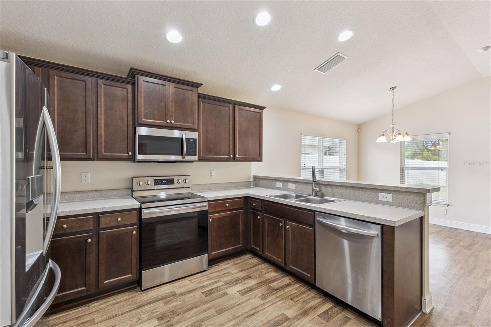 PLANTATION OAKS/BREVARD PH 4 - Residential Lease