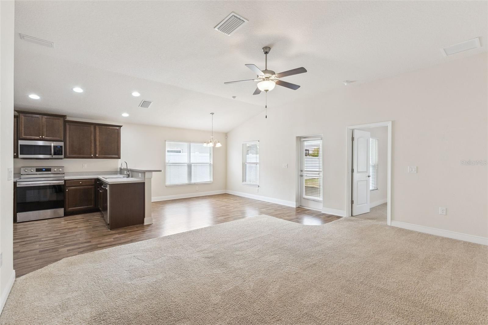 PLANTATION OAKS/BREVARD PH 4 - Residential Lease