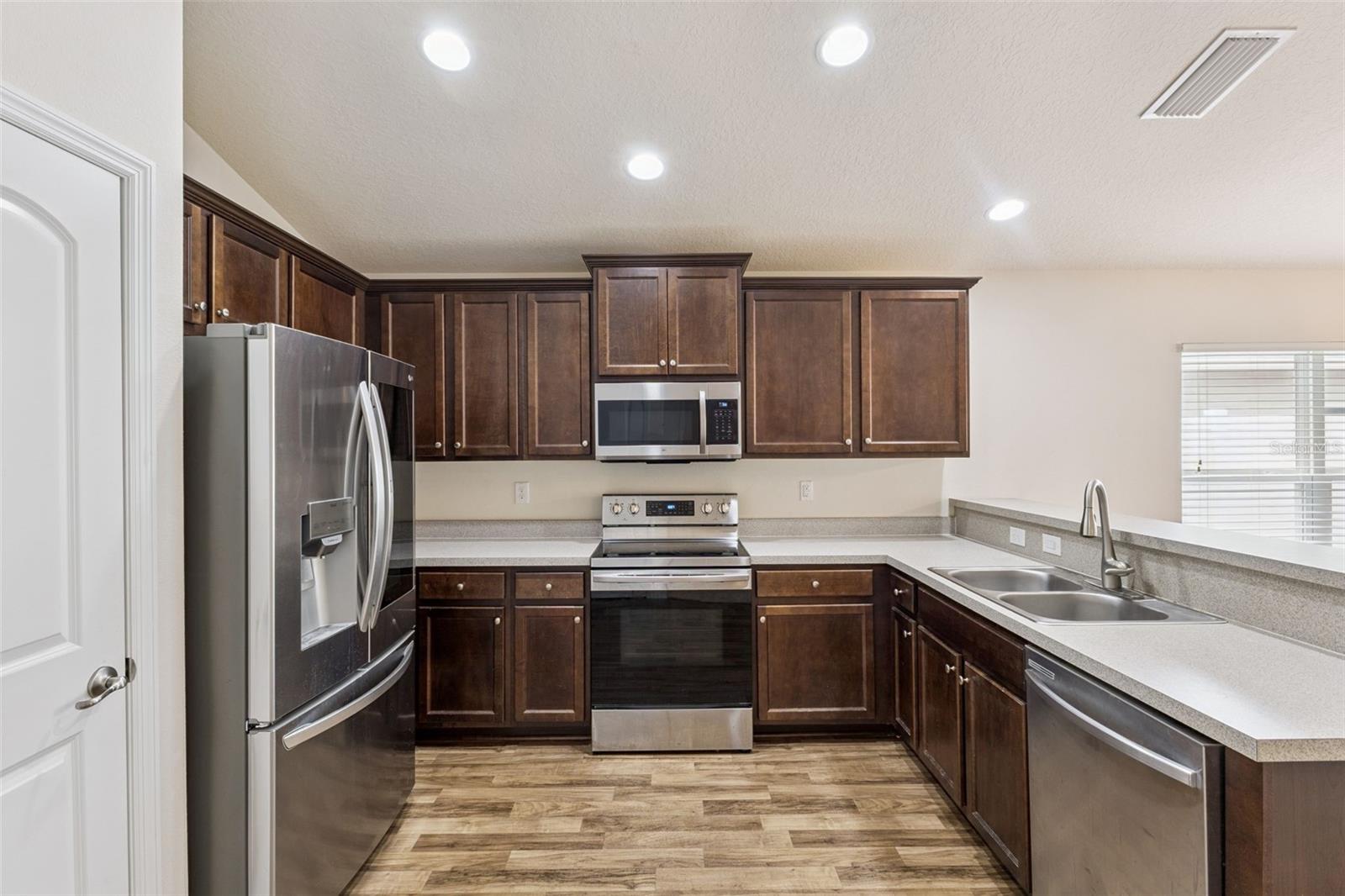 PLANTATION OAKS/BREVARD PH 4 - Residential Lease