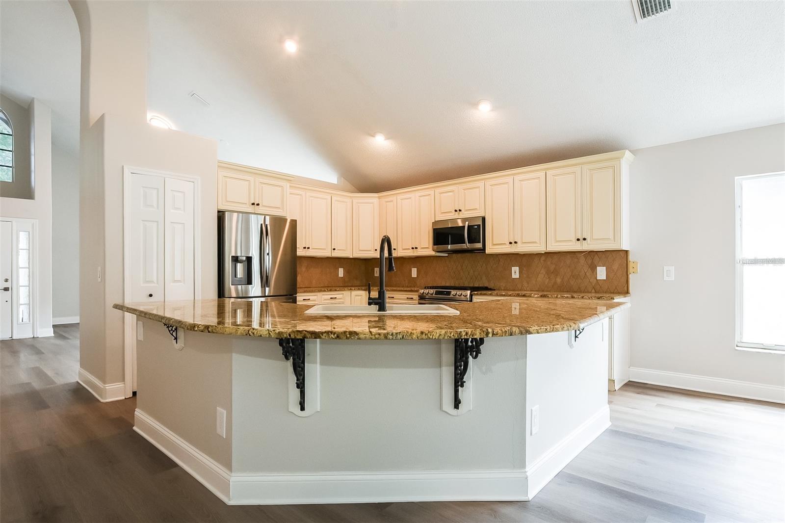 CHAPMAN OAKS - Residential