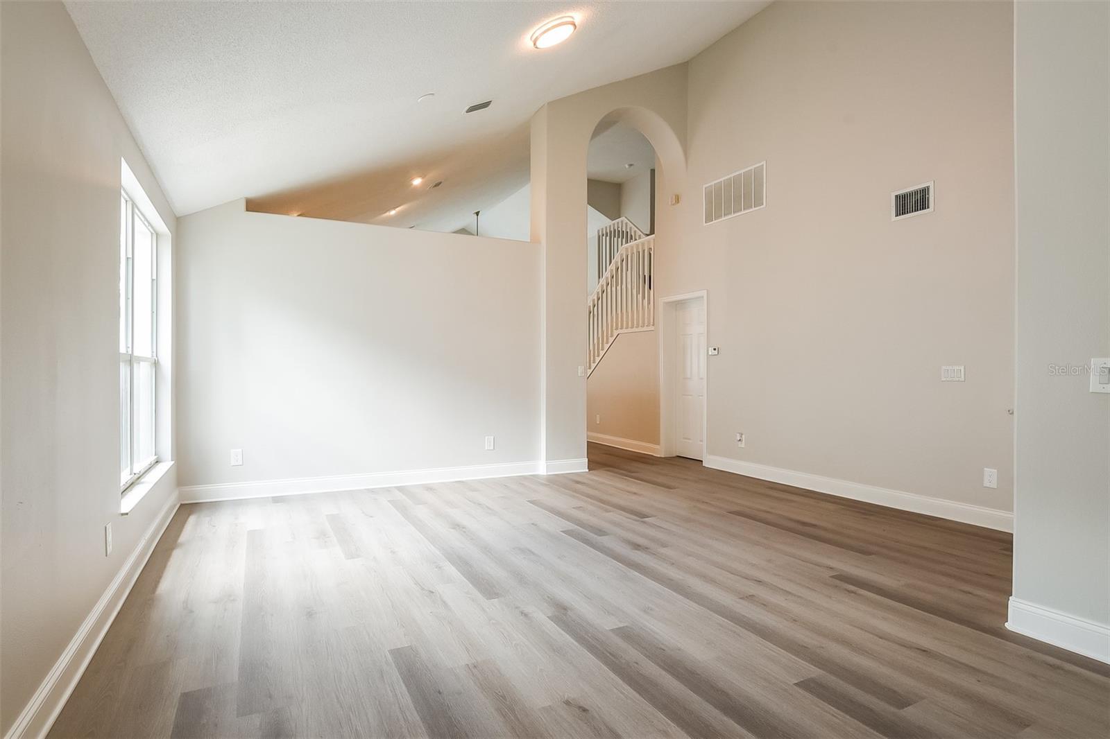 CHAPMAN OAKS - Residential