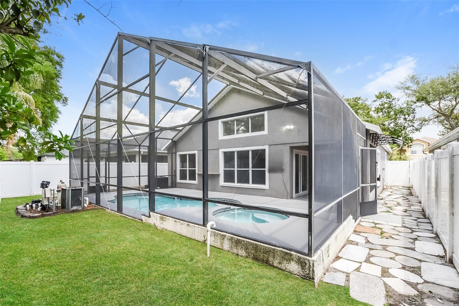 CHAPMAN OAKS - Residential