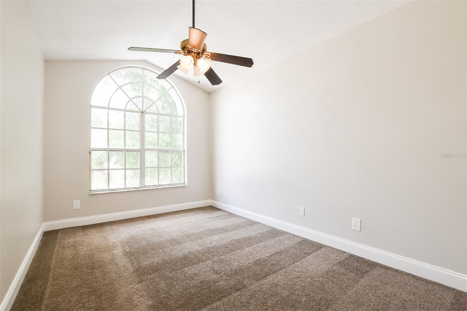 CHAPMAN OAKS - Residential