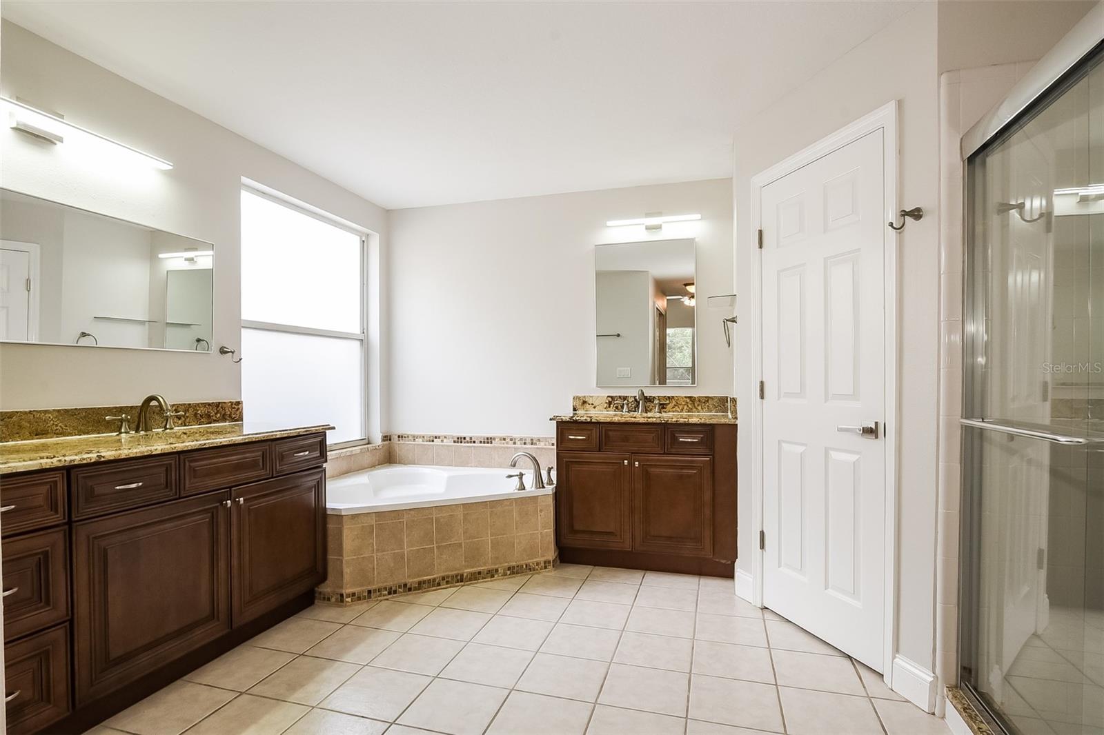 CHAPMAN OAKS - Residential