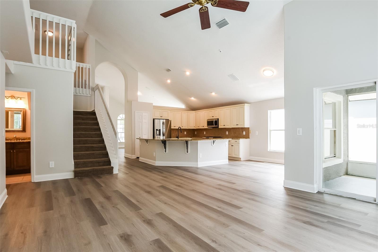 CHAPMAN OAKS - Residential