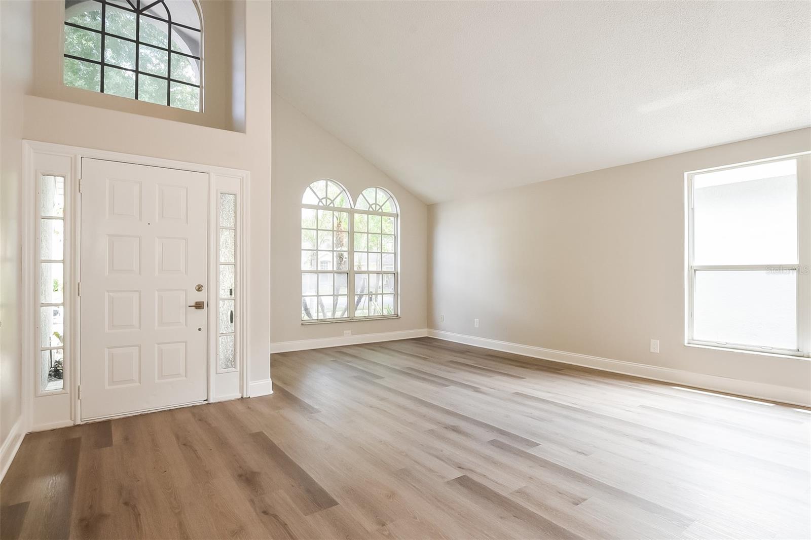 CHAPMAN OAKS - Residential