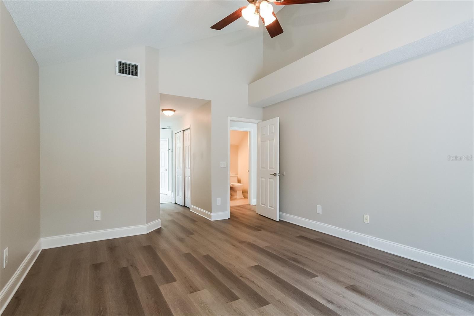 CHAPMAN OAKS - Residential