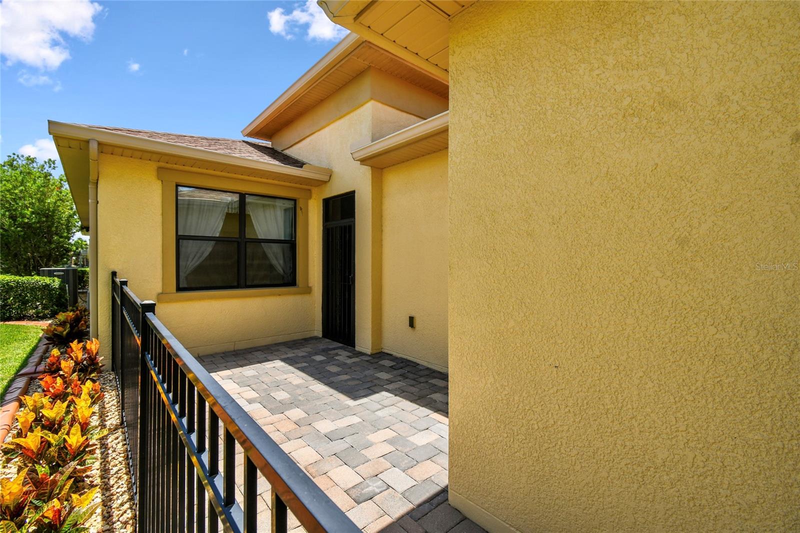 3390 FALLBROOK DR