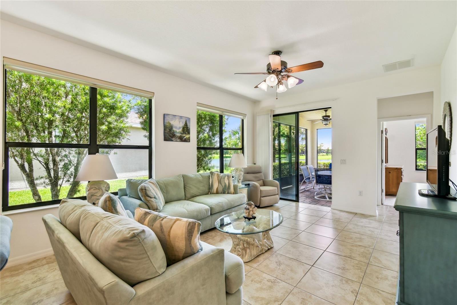 3390 FALLBROOK DR