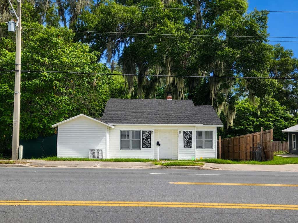 Photo of 617 NE 25th Avenue, Ocala, FL 34470 (MLS # OM729857)