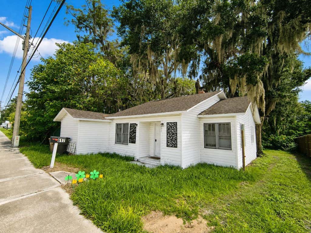 Photo of 617 NE 25th Avenue, Ocala, FL 34470 (MLS # OM729857)