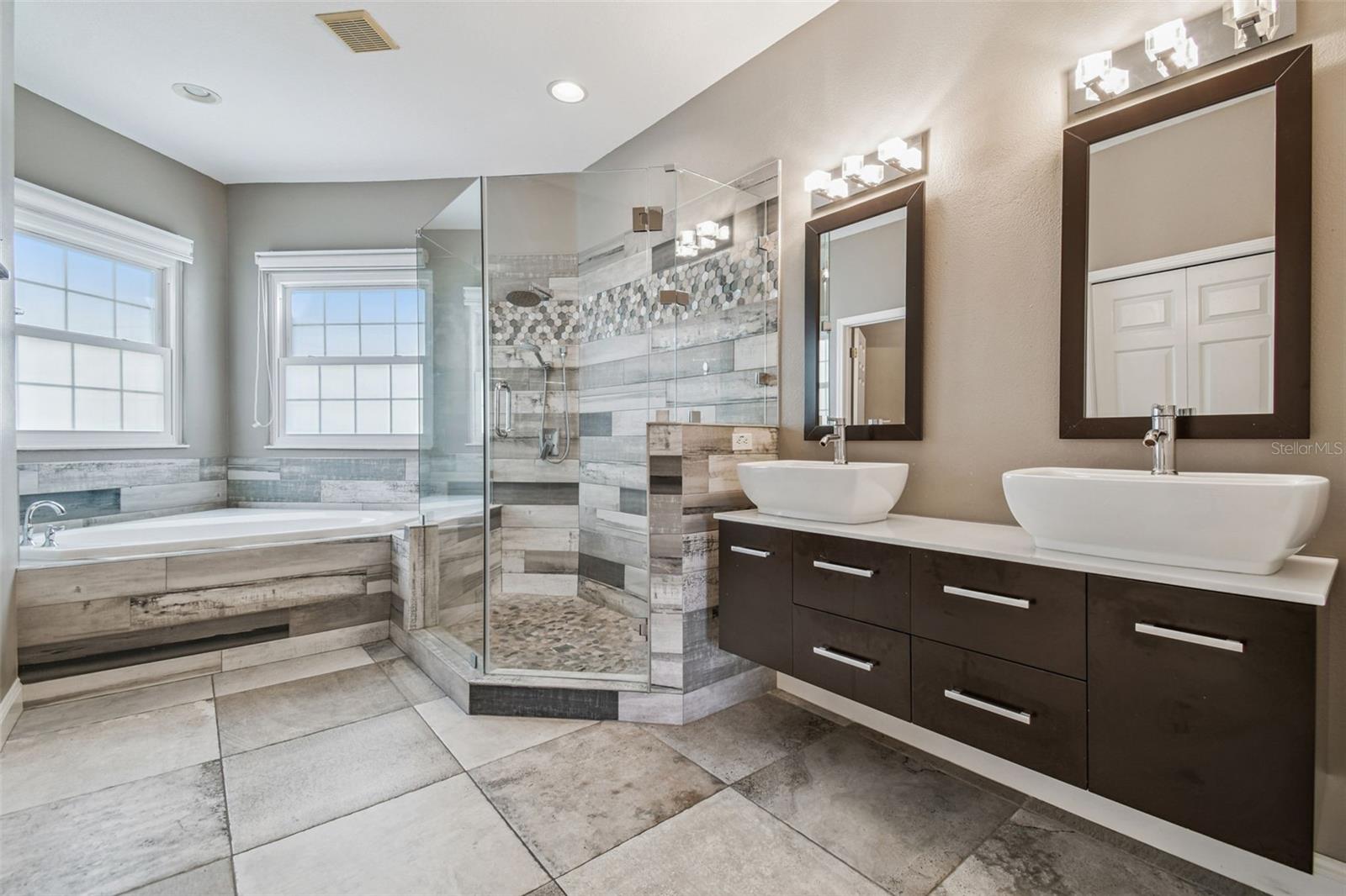 CARROLLWOOD CROSSING - Residential