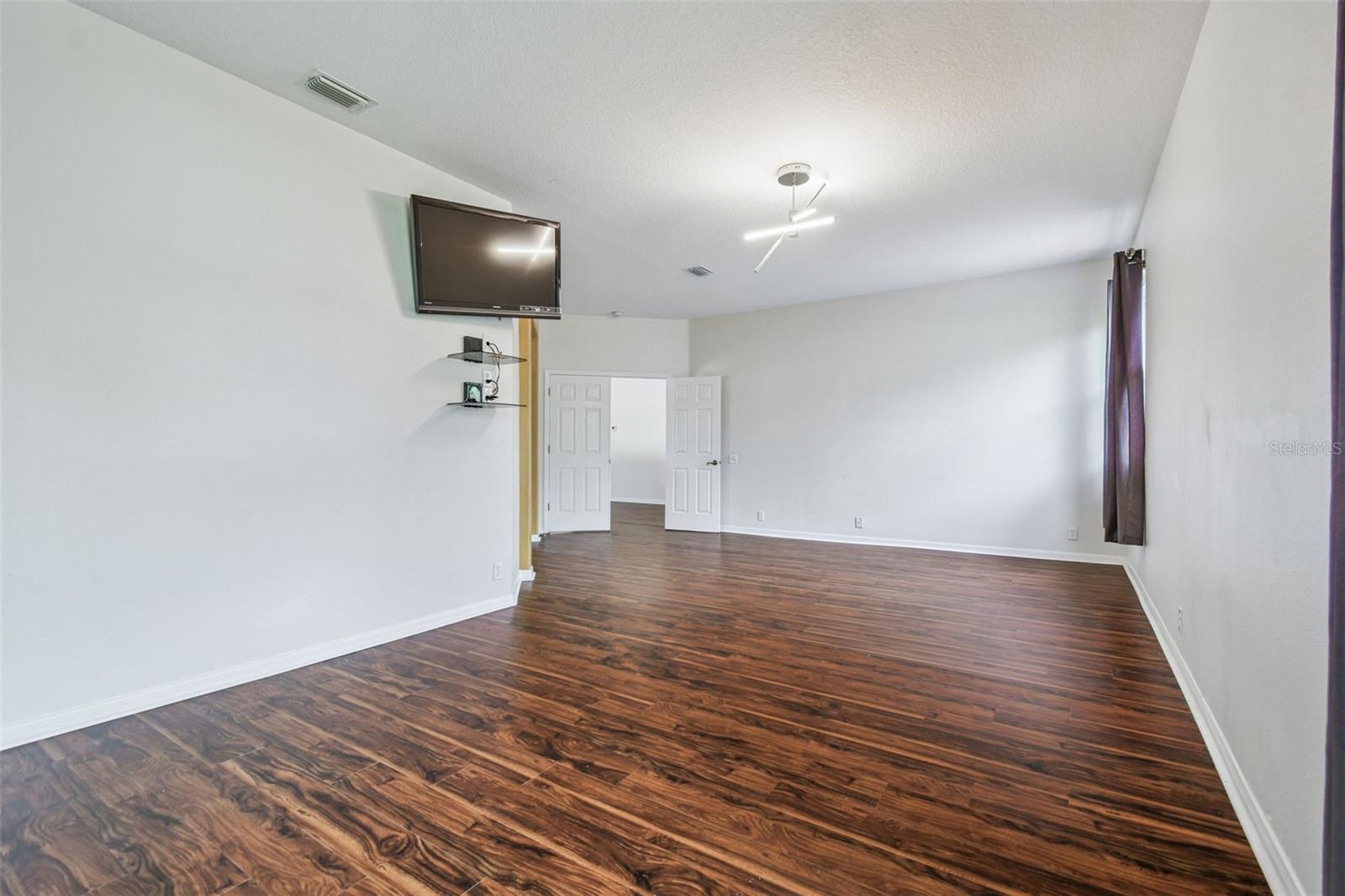 CARROLLWOOD CROSSING - Residential