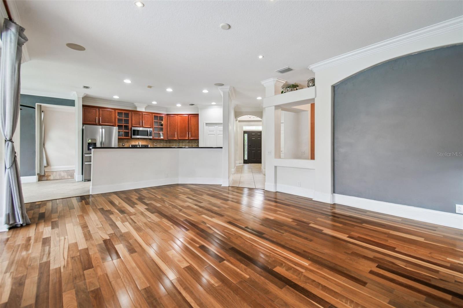 CARROLLWOOD CROSSING - Residential